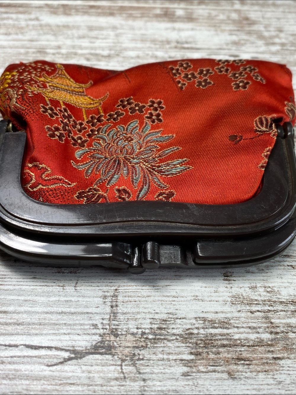 Vintage Hong Kong Red Brocade Kiss Lock Coin Purse Floral Chinoiserie Retro - Picture 6 of 12